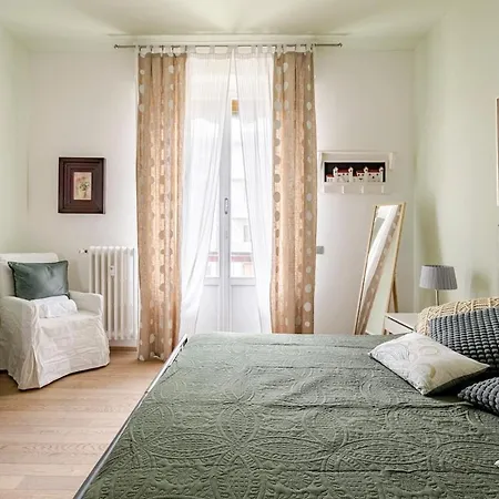 With A View And A Glass Of Wine! Apartment Florence