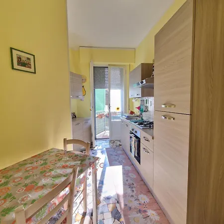 Apartment51, 10 Minutes From Centre By Tram 아파트