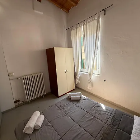 Three Bedroom In Center Apartment *