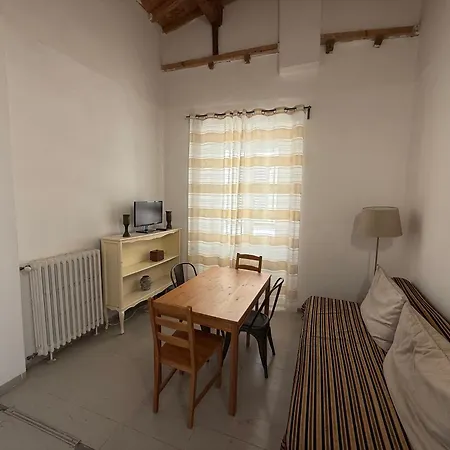 Three Bedroom In Center * Florence