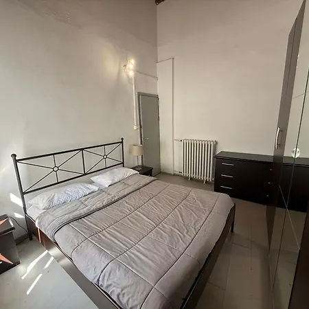 Three Bedroom In Center Apartment *