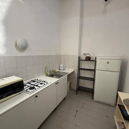 Three Bedroom In Center *