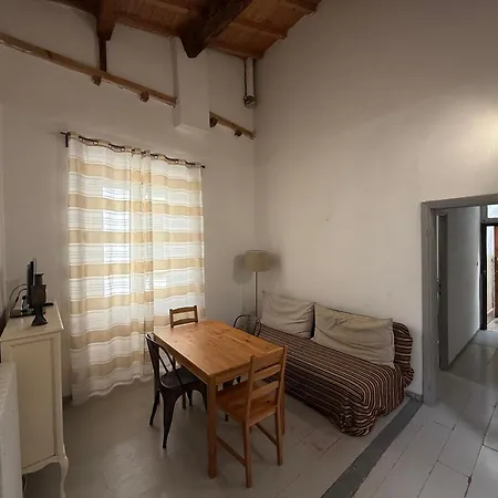 Three Bedroom In Center * Florence