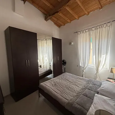 Apartment Three Bedroom In Center