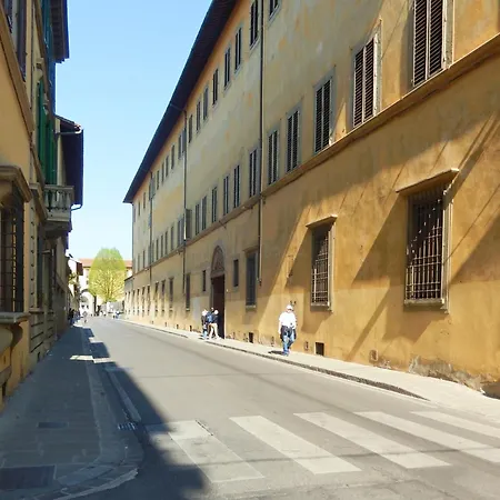 Bright 3-bedroom With Patio In Historic Center Near Duomo *