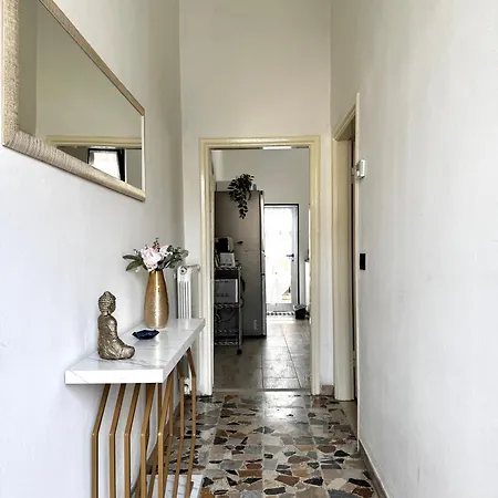 Near The Airport Tatil Evi Floransa