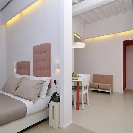 Aruch Aparthotel 2*