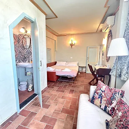 Florentine Penthouse By Florencehospitality Com * Florence