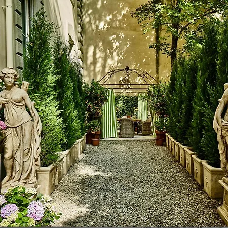 Palazzo Angelica Daire Floransa