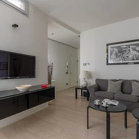 Apartment Style And Comfort In The Heart Of