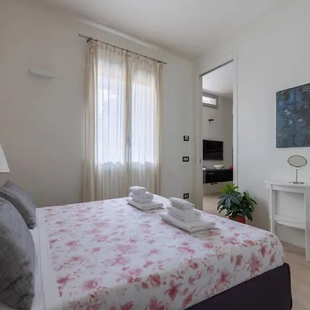 Style And Comfort In The Heart Of Apartment *