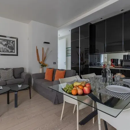 Style And Comfort In The Heart Of Apartment