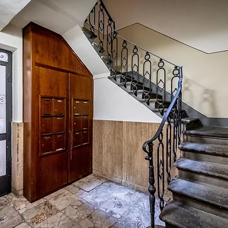 Yd Your Quiet Escape In The Center Apartment Florence