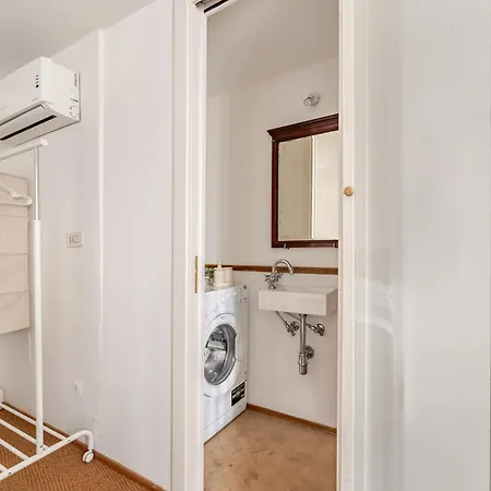 Lungarno Guicciardini Apartment