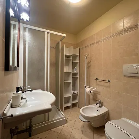 Wine Barbaresco Apartment Florence