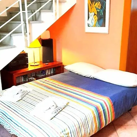 House Nubia, San Frediano, Near Ponte Vecchio, With Free Private Parking Lot Apartment
