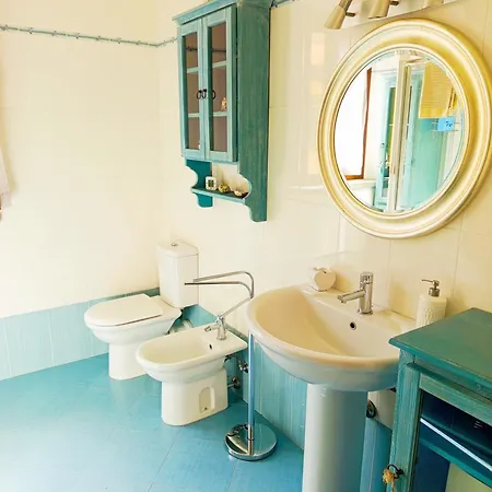 House Nubia, San Frediano, Near Ponte Vecchio, With Free Private Parking Lot