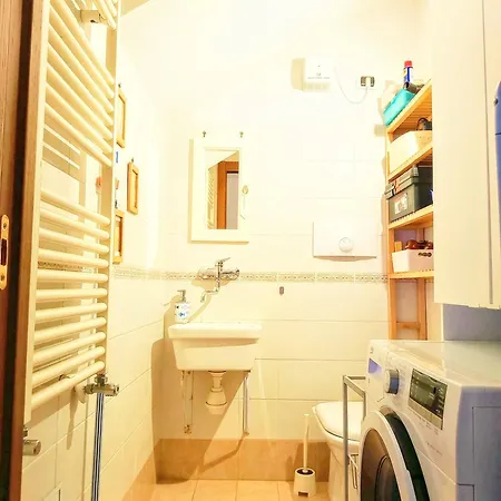Apartment House Nubia, San Frediano, Near Ponte Vecchio, With Free Private Parking Lot *
