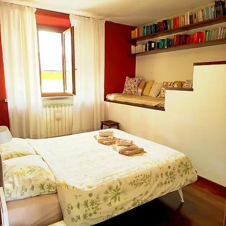 Apartment House Nubia, San Frediano, Near Ponte Vecchio, With Free Private Parking Lot Florence