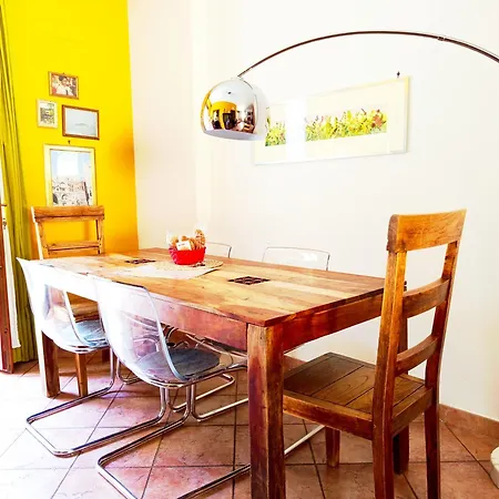 Apartment House Nubia, San Frediano, Near Ponte Vecchio, With Free Private Parking Lot