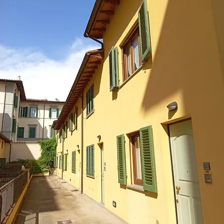 House Nubia, San Frediano, Near Ponte Vecchio, With Free Private Parking Lot