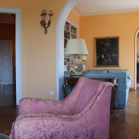 Art Montebello Family Apartment