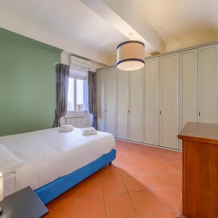 Stylish Flat In Tower Donati, 5 Min From Duomo Διαμέρισμα *