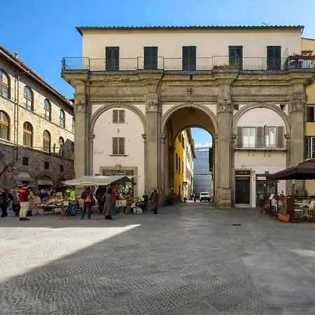Stylish Flat In Tower Donati, 5 Min From Duomo Διαμέρισμα