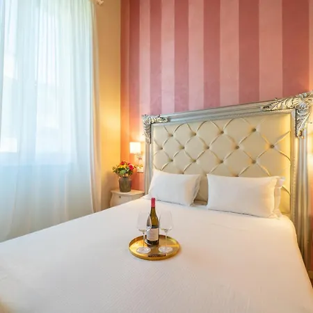 Residenza Conte Di Cavour & Rooftop Pensjonat 2*