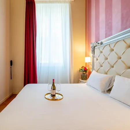 Residenza Conte Di Cavour & Rooftop 2* Florencja