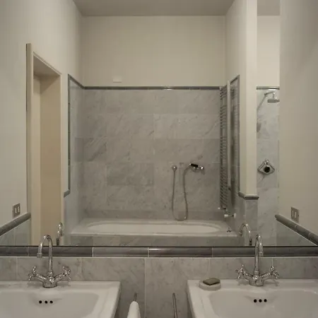 Impressive Renaissance With Elevator Apartment *