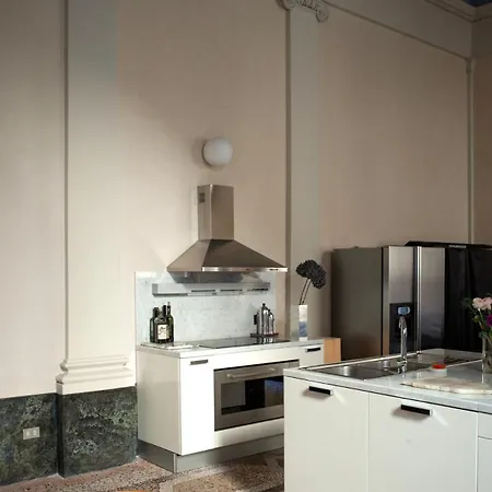 Impressive Renaissance With Elevator Apartment *