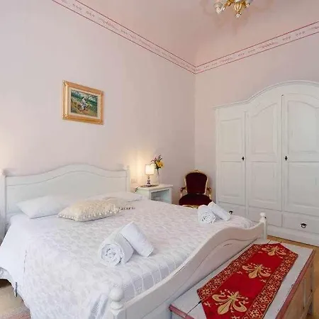 Daire Ghibellina Elegant With 4 Bedrooms Floransa