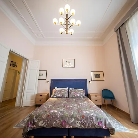 Mantellate 9 * Florence