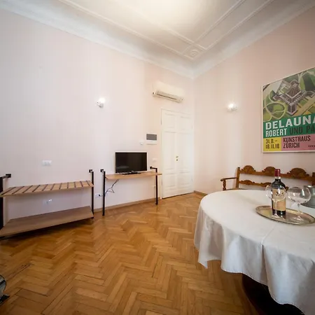 Mantellate 9 Bed & Breakfast