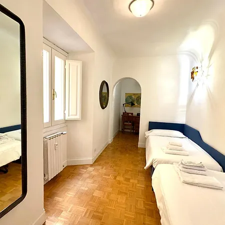 Casa D'azeglio, Florence, Quiet And Elegant