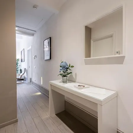 San Antonino Elegant Renovated Cosy Apartamento *