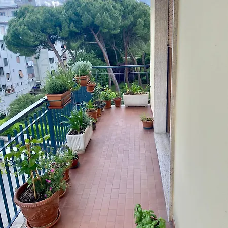 Проживание в семье Casa Enea-camera Matrimoniale Con Bagno Privato-appartamento Condiviso Con Host Флоренция