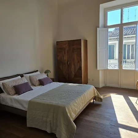 Ottocento Apartment *