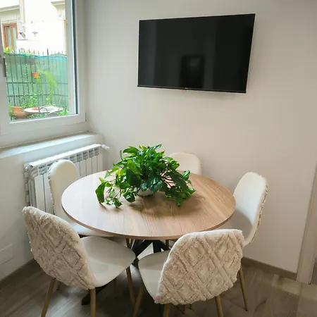 Zen Island Downtown Florence, New For 6 Apartment *