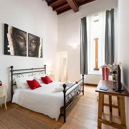 Keys Of Italy -monalda Small-1br By Palazzo Strozzi