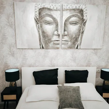 Zen Island Downtown Florence, New For 6 *
