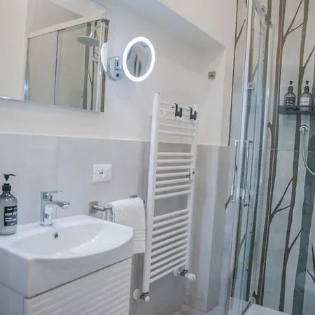 Your In With Parking, 10 Min From The Center By Tram Флоренция