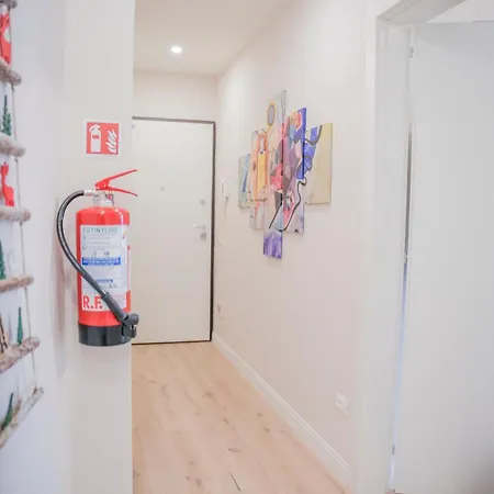 Διαμέρισμα Your In With Parking, 10 Min From The Center By Tram