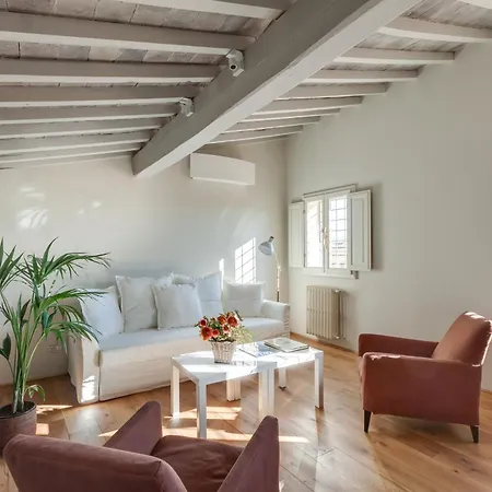 Apartamento Accademia Frescoes *