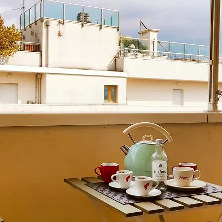 Spacious & Bright & Parking, In With Private Parking Garage - 2 Bedrooms & 2 Bathrooms - Just Few Minutes Walking From Historic Center Apartamento