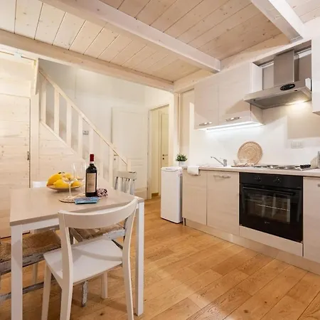 Keys Of Italy - Monalda Tot - Amazing 2 Apts Floransa