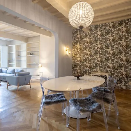 Santa Croce Luxury Penthouse Florencia