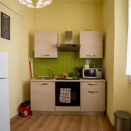 Dante Apartment *