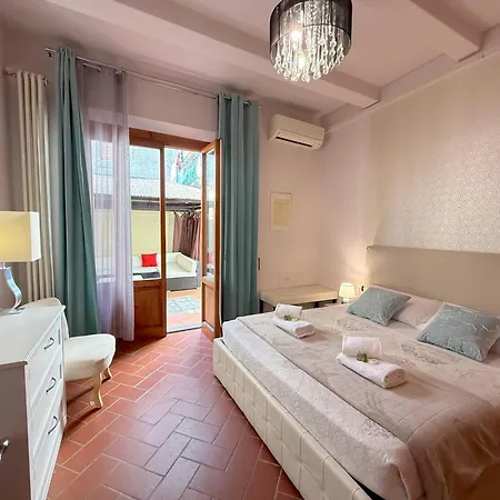 Apartment Guelfa Courtyard Retreat *